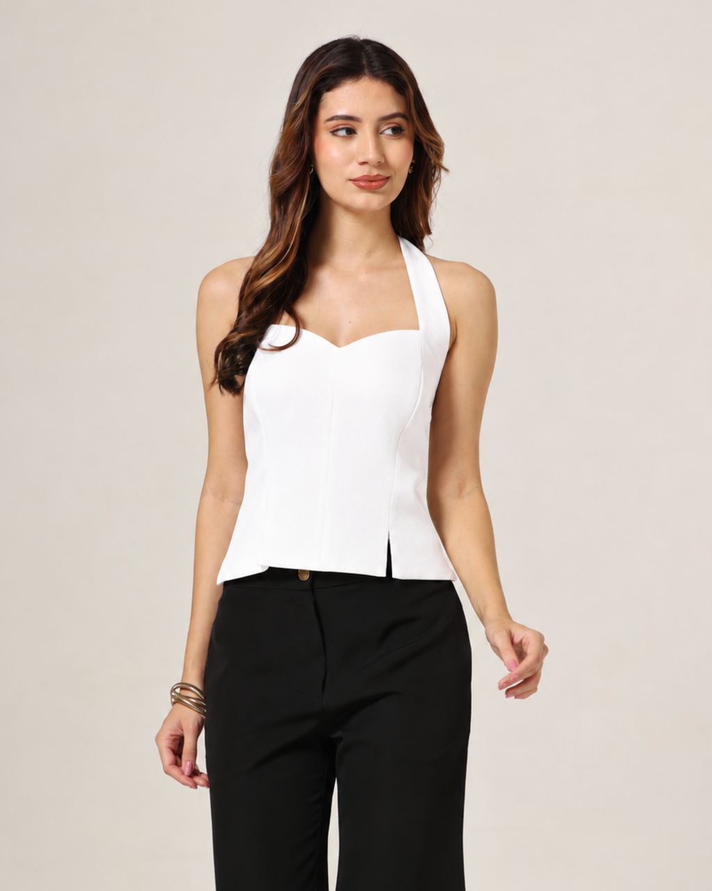 [White] Sienna Top Model Front